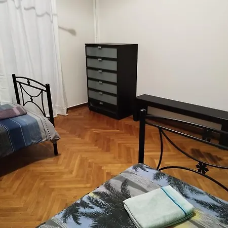комната Pilika 4room With Shared Bath Athens