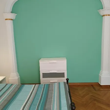 комната Pilika 4room With Shared Bath Guest house *